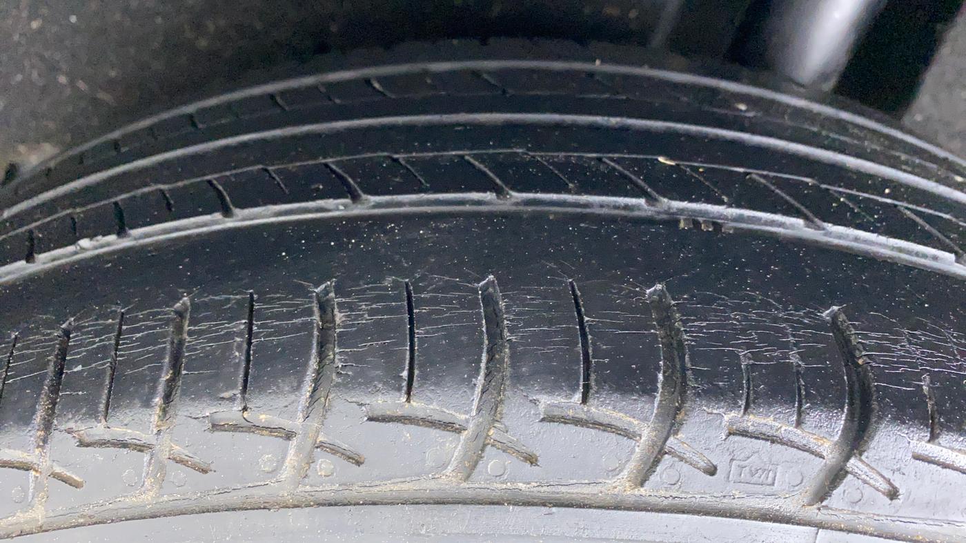 2016 Maruti Baleno DELTA PETROL 1.2, Petrol, Manual, 37,078 km, Left Rear Tyre Tread