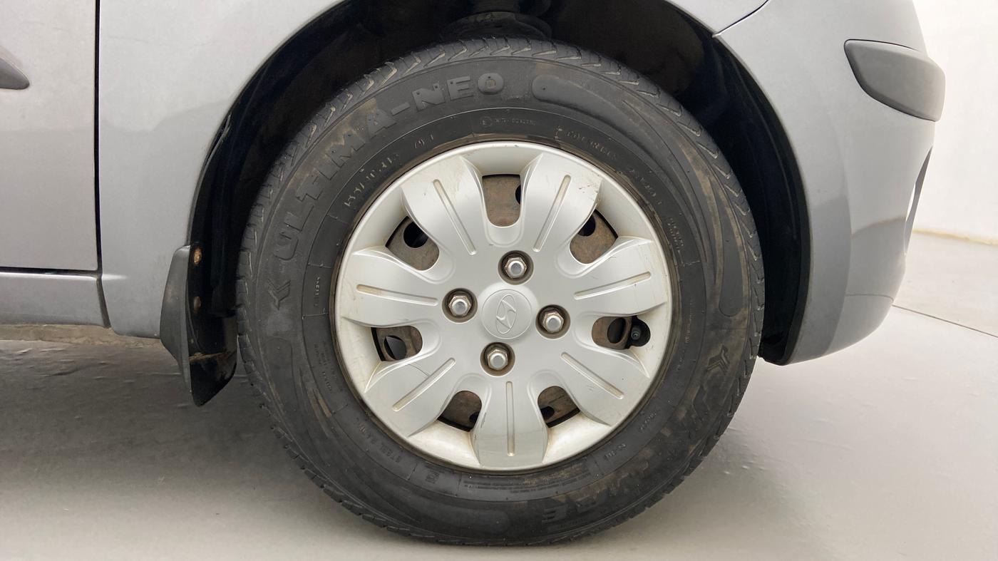 2010 Hyundai i10 SPORTZ 1.2, Petrol, Manual, 1,23,517 km, Right Front Wheel