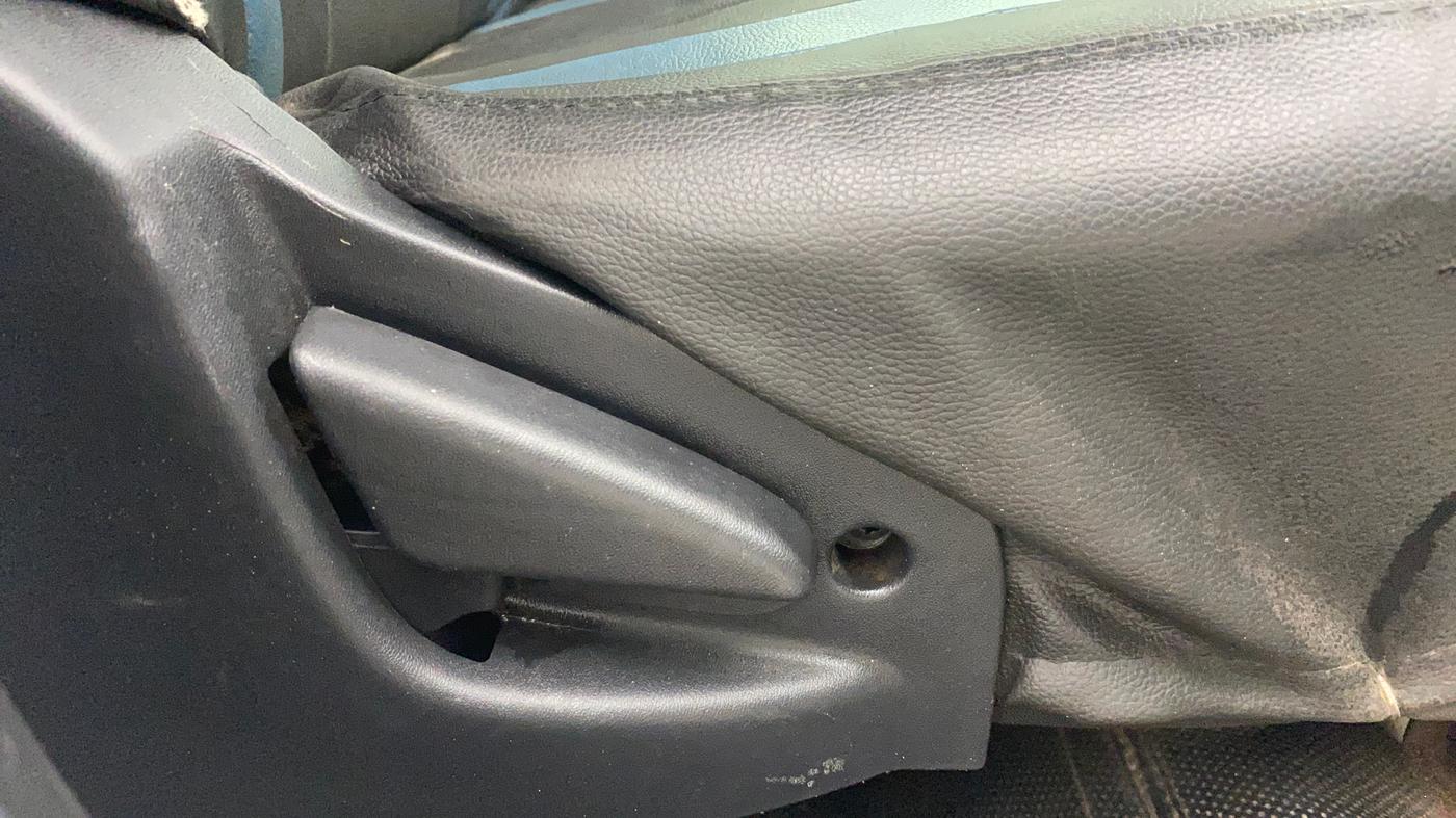 2018 Datsun Go Plus T, Petrol, Manual, 92,703 km, Driver Side Adjustment Panel