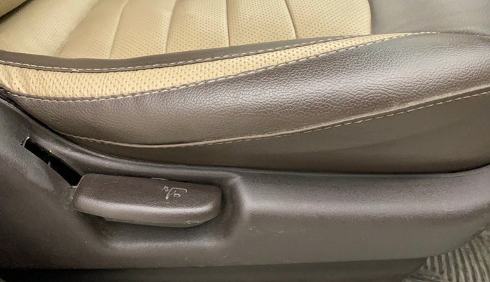 2011 Hyundai Santro Xing GLS, Petrol, Manual, 49,535 km, Driver Side Adjustment Panel