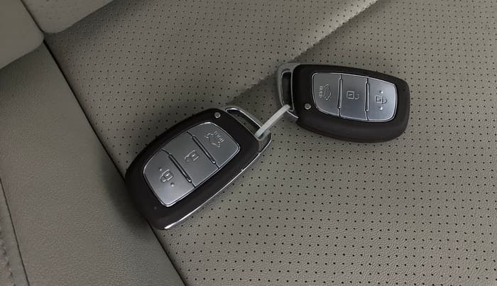 2022 Hyundai GRAND I10 NIOS ASTA AMT 1.2 KAPPA VTVT, Petrol, Automatic, 20,595 km, Key Close Up
