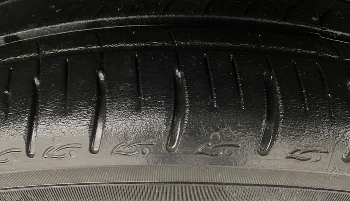 2022 Hyundai GRAND I10 NIOS ASTA AMT 1.2 KAPPA VTVT, Petrol, Automatic, 20,595 km, Right Front Tyre Tread