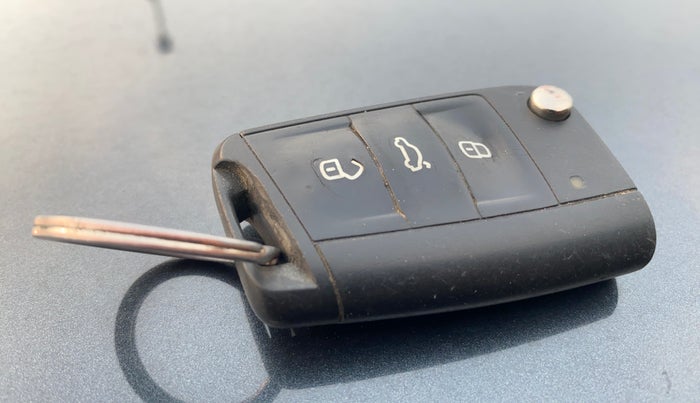 2022 Skoda SLAVIA ACTIVE 1.0L TSI MT, Petrol, Manual, 75,166 km, Key Close Up