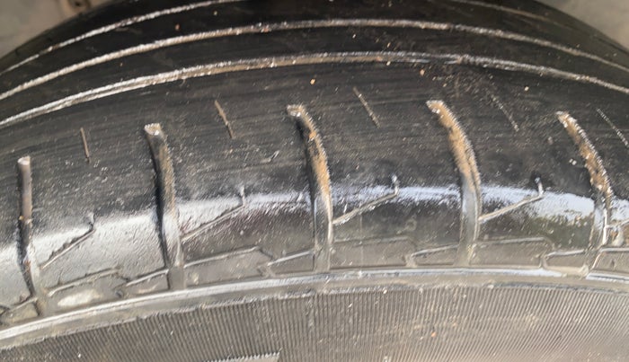 2022 Skoda SLAVIA ACTIVE 1.0L TSI MT, Petrol, Manual, 75,166 km, Left Front Tyre Tread