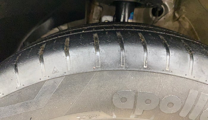 2018 Maruti Swift ZXI AMT, Petrol, Automatic, 38,120 km, Left Front Tyre Tread