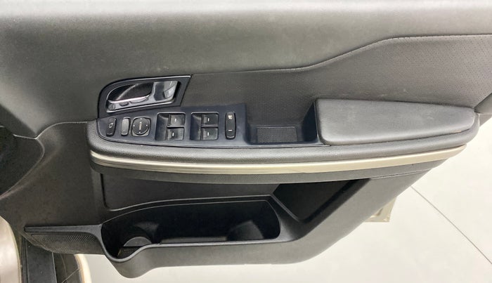 2017 Tata Hexa Varicor 400 XTA, Diesel, Automatic, 76,171 km, Driver Side Door Panels Control