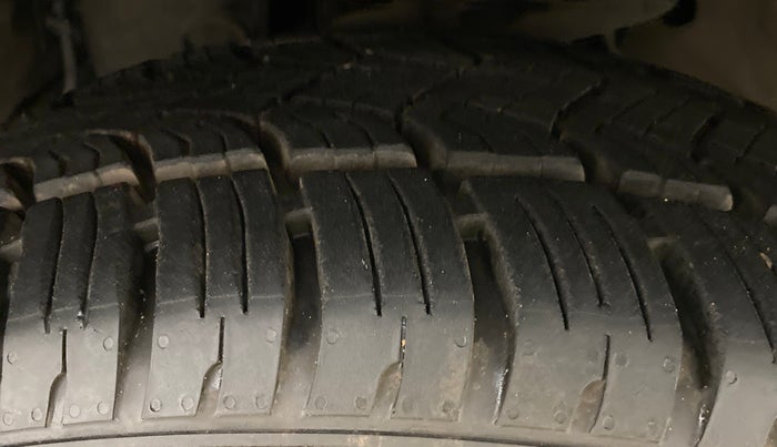 2017 Tata Hexa Varicor 400 XTA, Diesel, Automatic, 76,171 km, Right Front Tyre Tread