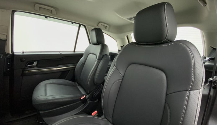 2017 Tata Hexa Varicor 400 XTA, Diesel, Automatic, 76,171 km, Right Side Rear Door Cabin