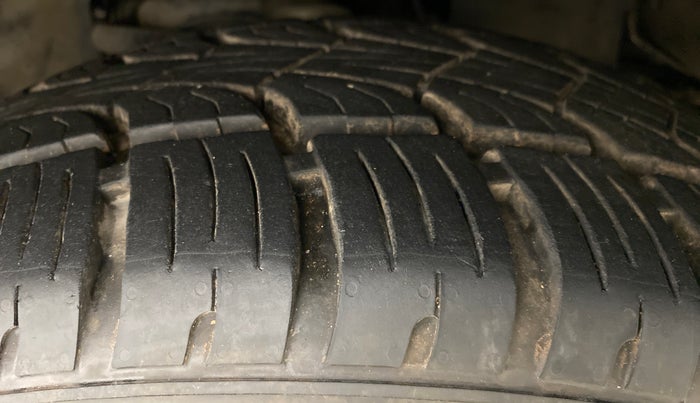 2017 Tata Hexa Varicor 400 XTA, Diesel, Automatic, 76,171 km, Left Front Tyre Tread