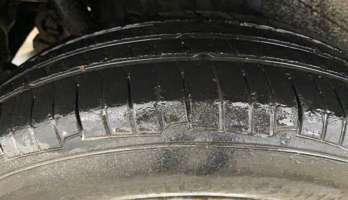 2015 Maruti Wagon R 1.0 LXI, Petrol, Manual, 75,592 km, Right Rear Tyre Tread