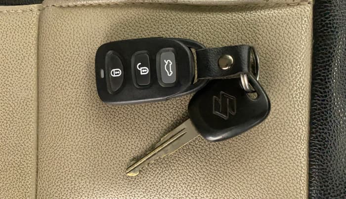 2015 Maruti Wagon R 1.0 LXI, Petrol, Manual, 75,592 km, Key Close Up