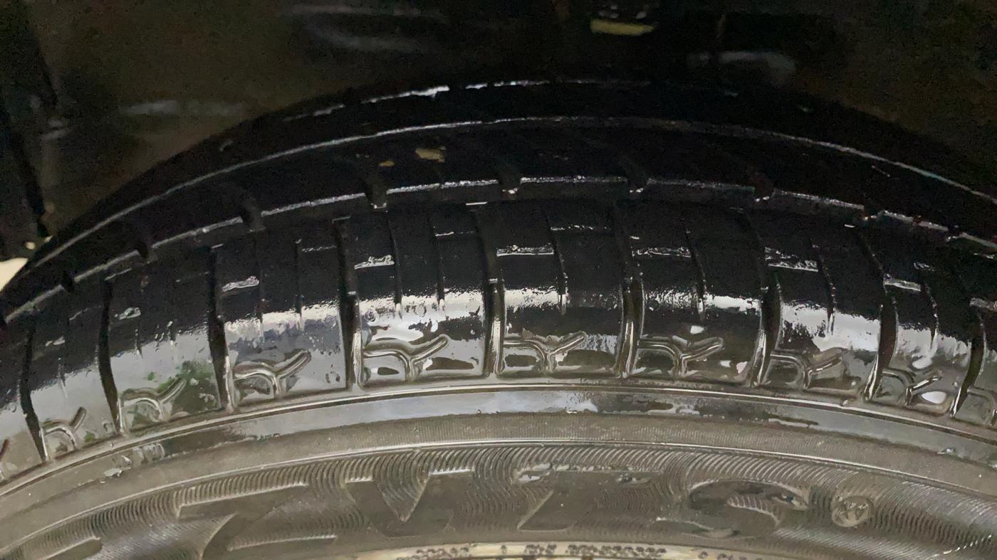2015 Maruti Wagon R 1.0 LXI, Petrol, Manual, 75,668 km, Left Front Tyre Tread