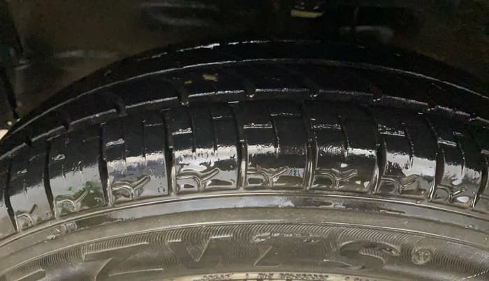 2015 Maruti Wagon R 1.0 LXI, Petrol, Manual, 75,592 km, Left Front Tyre Tread