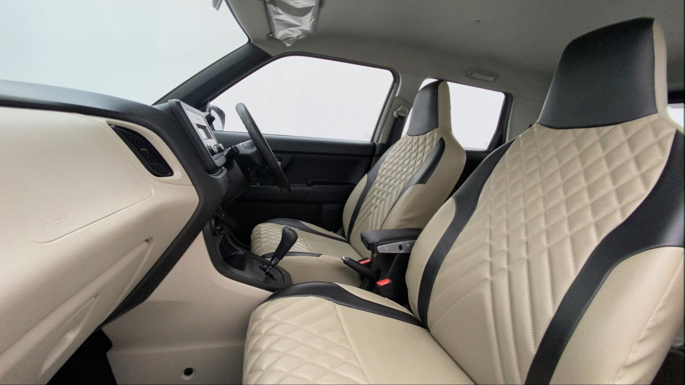2022 Maruti New Wagon-R VXI 1.2 AMT, Petrol, Automatic, 32,649 km, Right Side Front Door Cabin