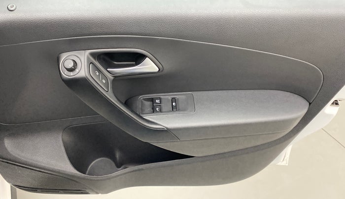 2021 Volkswagen Polo COMFORTLINE 1.0 TSI AT, Petrol, Automatic, 5,900 km, Driver Side Door Panels Control