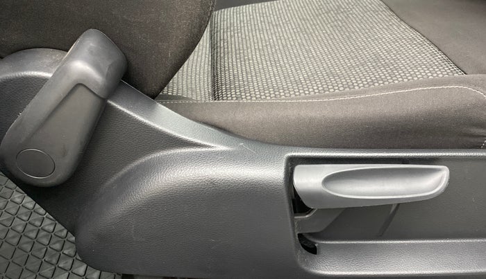 2021 Volkswagen Polo COMFORTLINE 1.0 TSI AT, Petrol, Automatic, 5,900 km, Driver Side Adjustment Panel