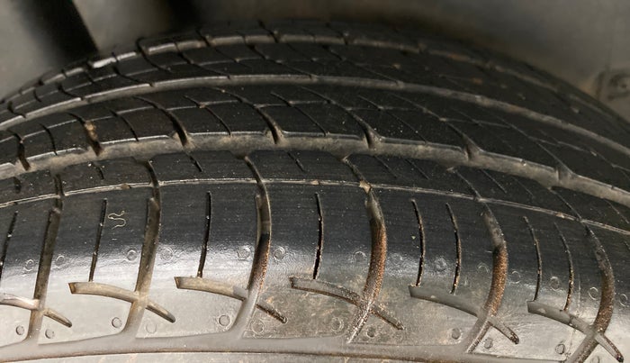 2021 Volkswagen Polo COMFORTLINE 1.0 TSI AT, Petrol, Automatic, 5,900 km, Right Rear Tyre Tread