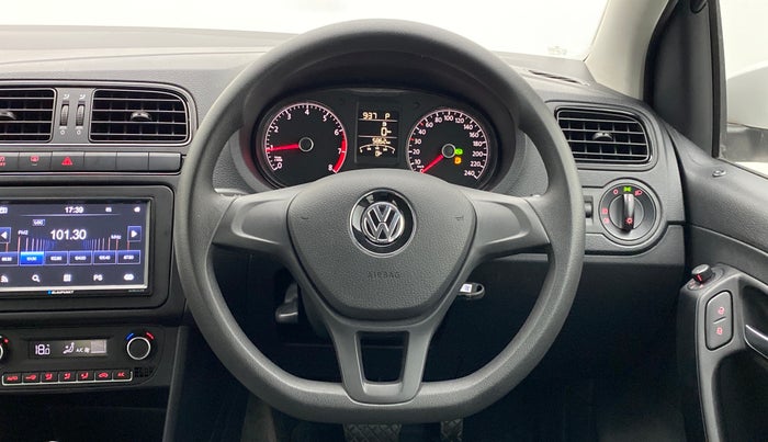 2021 Volkswagen Polo COMFORTLINE 1.0 TSI AT, Petrol, Automatic, 5,900 km, Steering Wheel Close Up