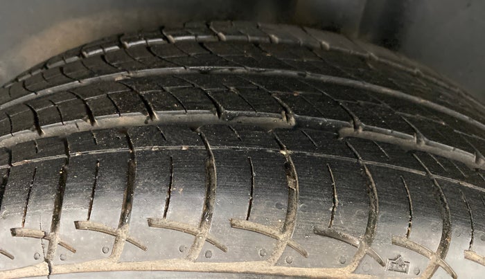 2021 Volkswagen Polo COMFORTLINE 1.0 TSI AT, Petrol, Automatic, 5,900 km, Left Rear Tyre Tread