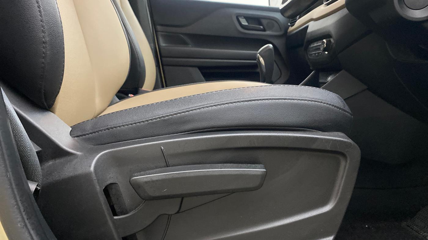 2022 Tata PUNCH CREATIVE 1.2 AMT KAZIRANGA EDITION , Petrol, Automatic, 25,239 km, Driver Side Adjustment Panel