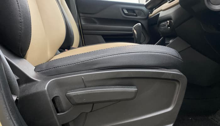 2022 Tata PUNCH CREATIVE 1.2 AMT KAZIRANGA EDITION , Petrol, Automatic, 24,884 km, Driver Side Adjustment Panel