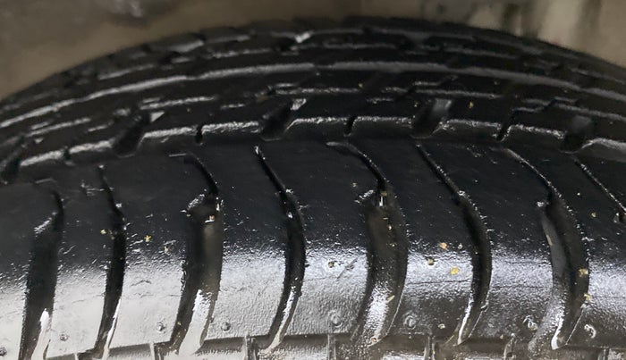 2013 Maruti Alto K10 VXI, Petrol, Manual, 10,313 km, Left Front Tyre Tread