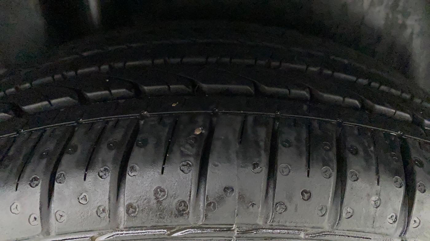 2020 Maruti Ciaz ALPHA  AT 1.5 SHVS PETROL, Petrol, Automatic, 61,972 km, Right Rear Tyre Tread