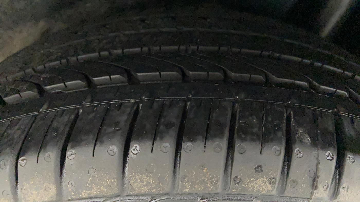2020 Maruti Ciaz ALPHA  AT 1.5 SHVS PETROL, Petrol, Automatic, 61,972 km, Left Rear Tyre Tread