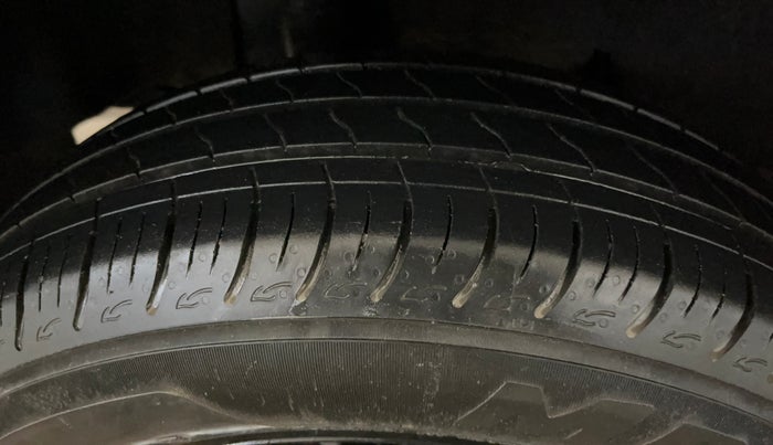 2021 Maruti Baleno DELTA PETROL 1.2, Petrol, Manual, 36,428 km, Right Rear Tyre Tread