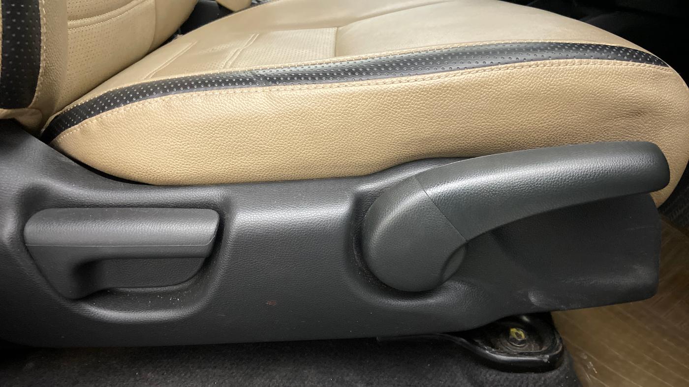 2015 Honda Jazz 1.2L I-VTEC V AT, Petrol, Automatic, 51,895 km, Driver Side Adjustment Panel