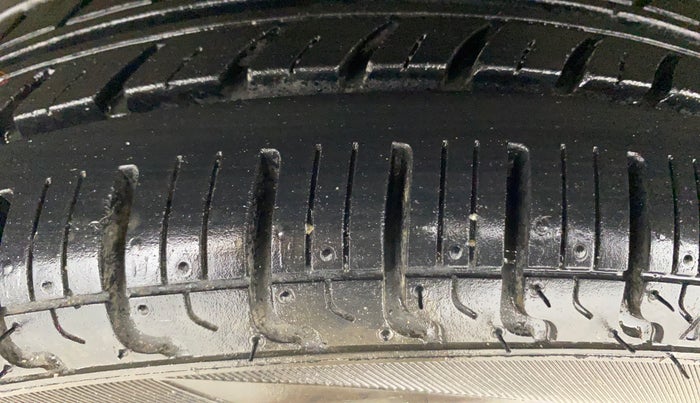 2018 Maruti Alto K10 VXI (O) AMT, Petrol, Automatic, 25,945 km, Left Front Tyre Tread