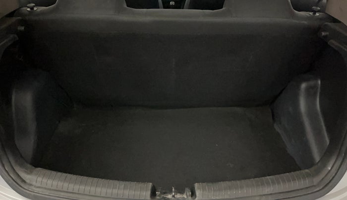2015 Hyundai Grand i10 SPORTZ 1.2 KAPPA VTVT, Petrol, Manual, 37,696 km, Boot Inside