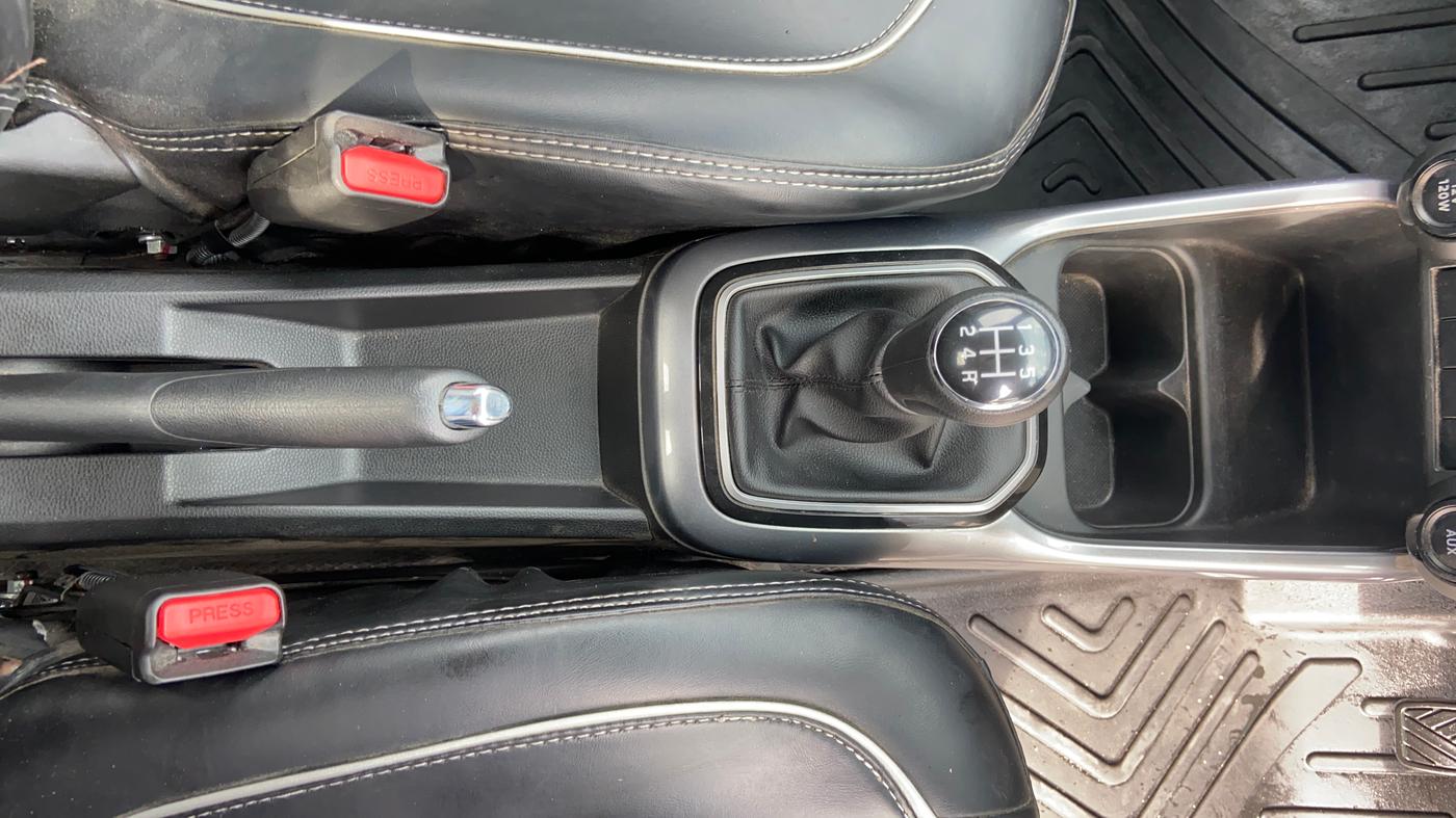 2024 Maruti IGNIS ALPHA 1.2, Petrol, Manual, 11,776 km, Gear Lever