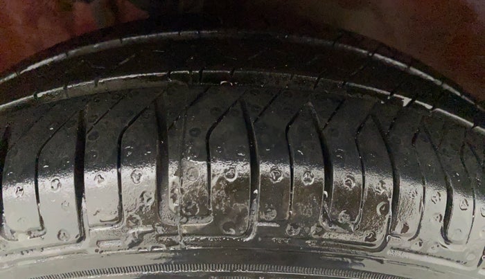 2012 Maruti Alto K10 VXI P, Petrol, Manual, 23,271 km, Right Front Tyre Tread