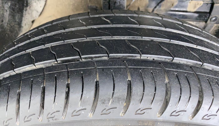 2021 Toyota URBAN CRUISER MID MT, Petrol, Manual, 12,419 km, Right Front Tyre Tread