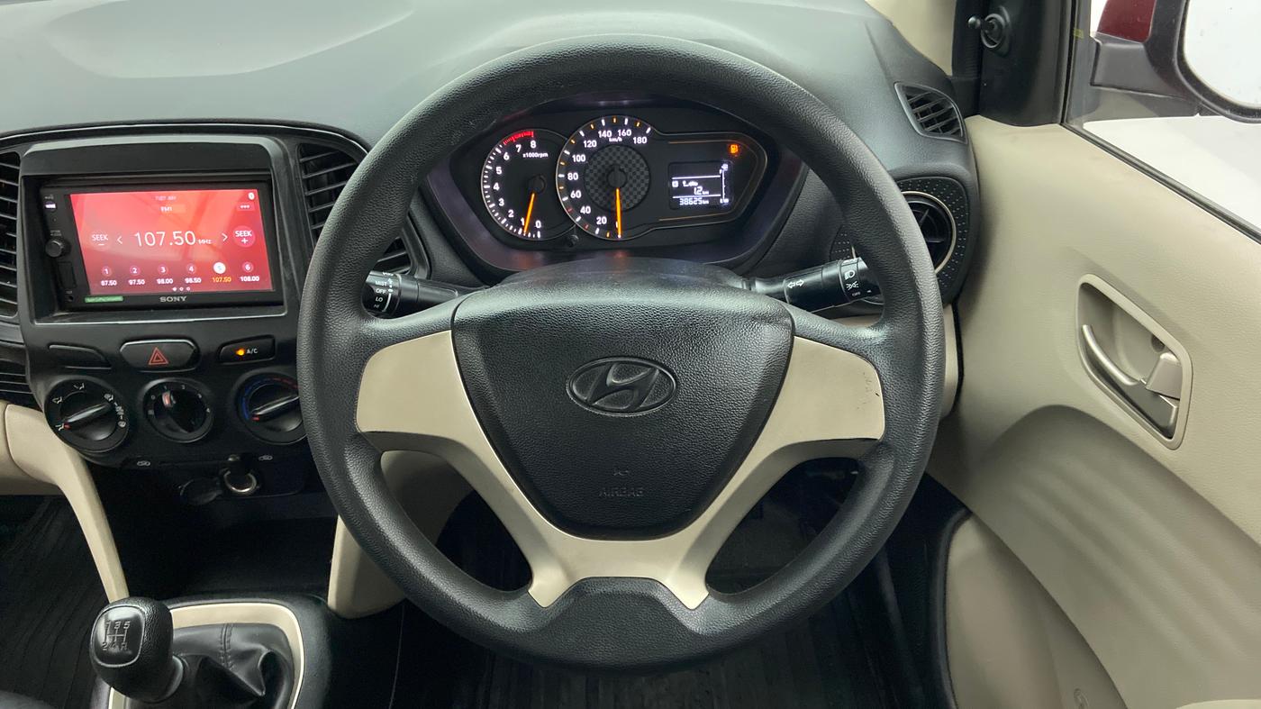 2018 Hyundai NEW SANTRO MAGNA CNG, CNG, Manual, 38,804 km, Steering Wheel Close Up