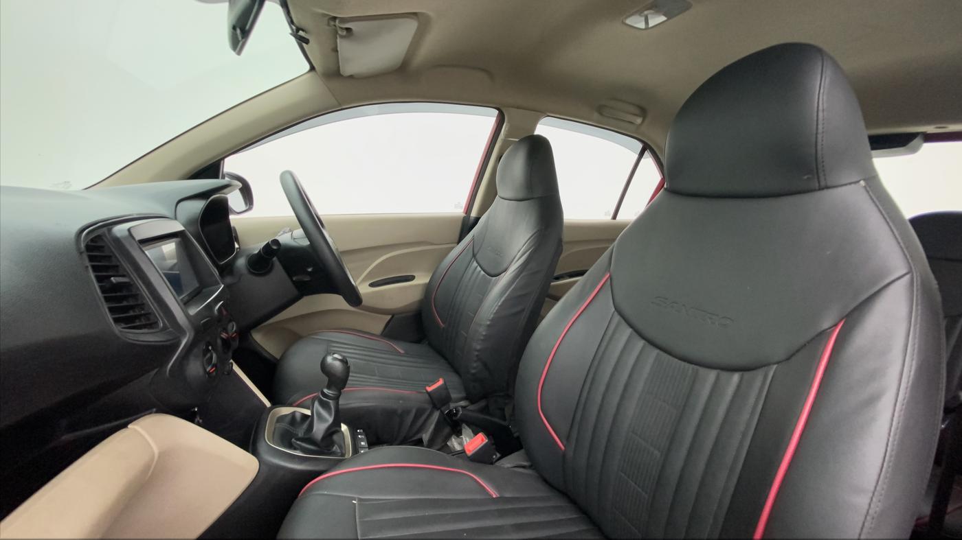 2018 Hyundai NEW SANTRO MAGNA CNG, CNG, Manual, 38,804 km, Right Side Front Door Cabin