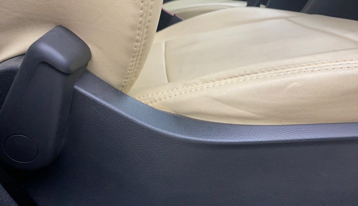 2019 Skoda Rapid 1.6 MPI ACTIVE, Petrol, Manual, 28,260 km, Driver Side Adjustment Panel