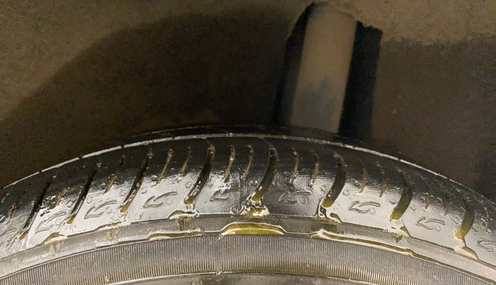 2021 Maruti Baleno DELTA PETROL 1.2, Petrol, Manual, 32,424 km, Left Rear Tyre Tread