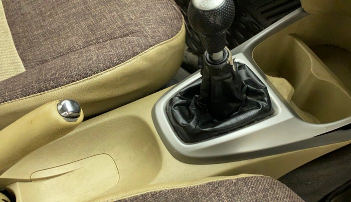 2011 Honda City 1.5L I-VTEC S MT, Petrol, Manual, 80,622 km, Gear lever - Boot cover slightly torn