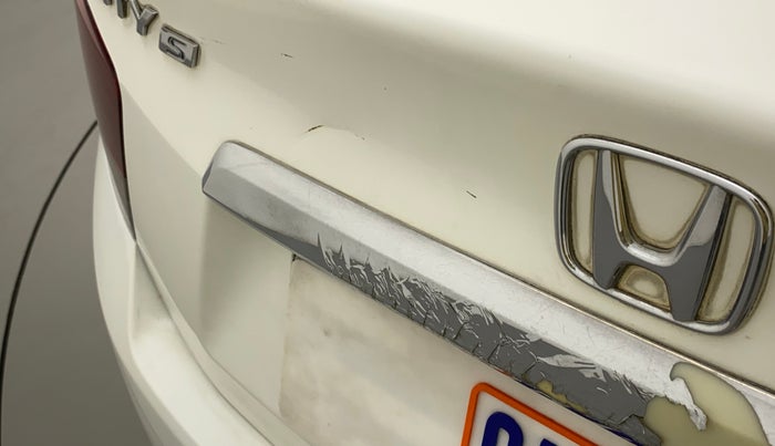 2011 Honda City 1.5L I-VTEC S MT, Petrol, Manual, 80,622 km, Dicky (Boot door) - Slightly dented
