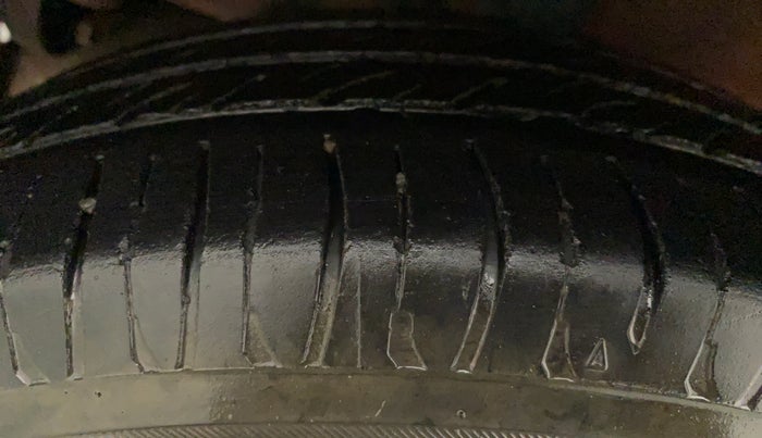 2014 Maruti Celerio VXI CNG, CNG, Manual, 88,175 km, Right Rear Tyre Tread