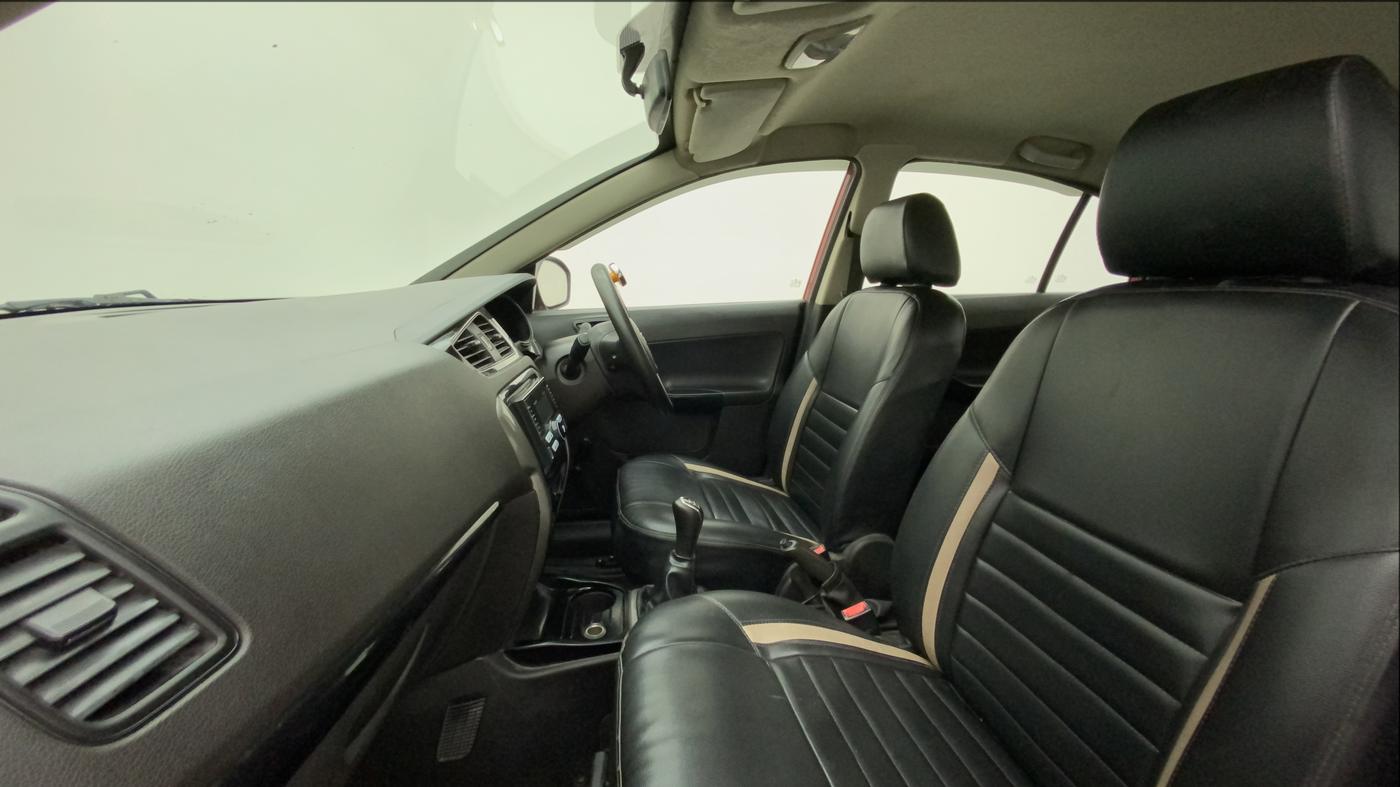 2015 Tata Bolt XE REVOTRON, CNG, Manual, 52,552 km, Right Side Front Door Cabin