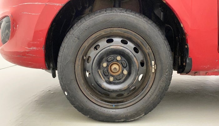 2015 Tata Bolt XE REVOTRON, CNG, Manual, 52,552 km, Left Front Wheel