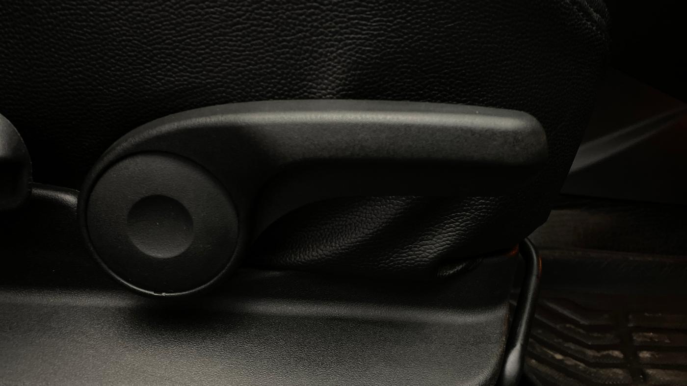 2020 Maruti Vitara Brezza ZXI, Petrol, Manual, 46,696 km, Driver Side Adjustment Panel