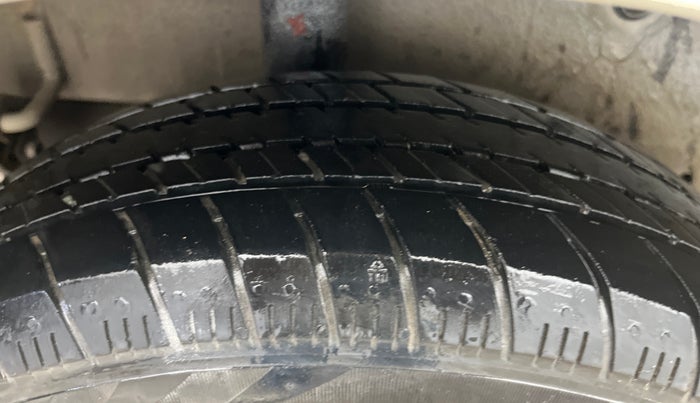 2015 Maruti Celerio VXI AMT, Petrol, Automatic, 53,449 km, Right Rear Tyre Tread