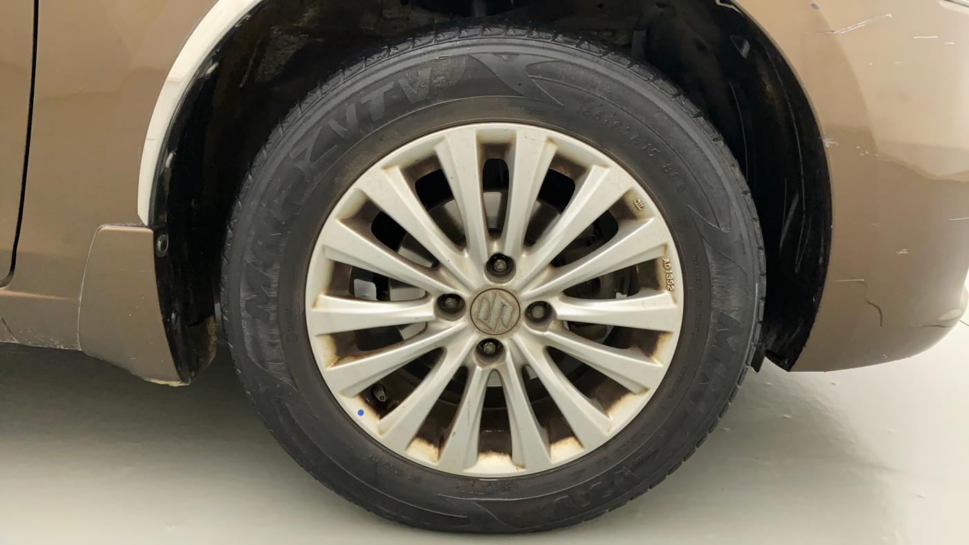 2015 Maruti Ciaz ZXI, Petrol, Manual, 86,689 km, Right Front Wheel
