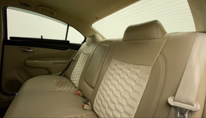 2015 Maruti Ciaz ZXI, Petrol, Manual, 86,689 km, Right Side Rear Door Cabin