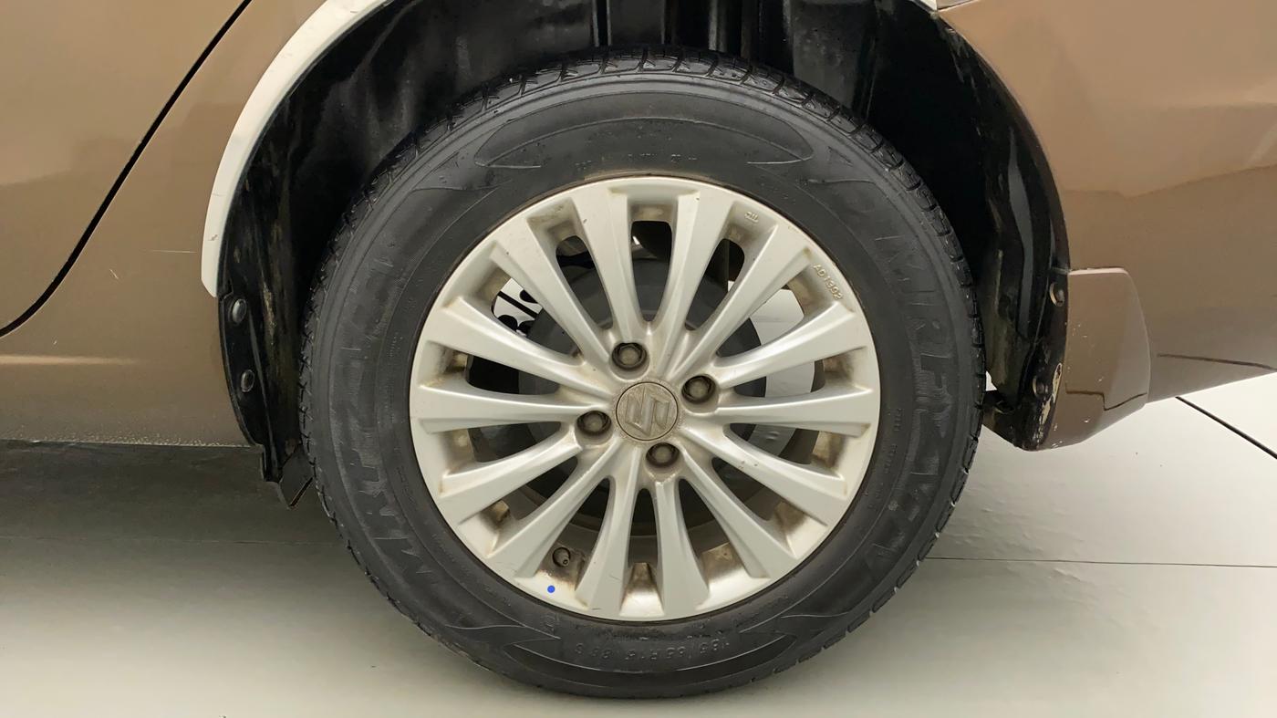 2015 Maruti Ciaz ZXI, Petrol, Manual, 86,689 km, Left Rear Wheel