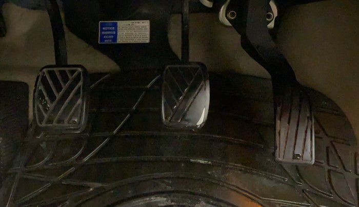 2015 Maruti Ciaz ZXI, Petrol, Manual, 86,689 km, Pedals